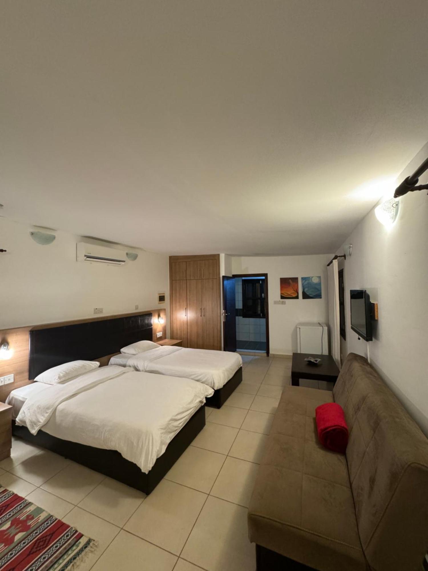 Betul Guest House Famagusta  Buitenkant foto